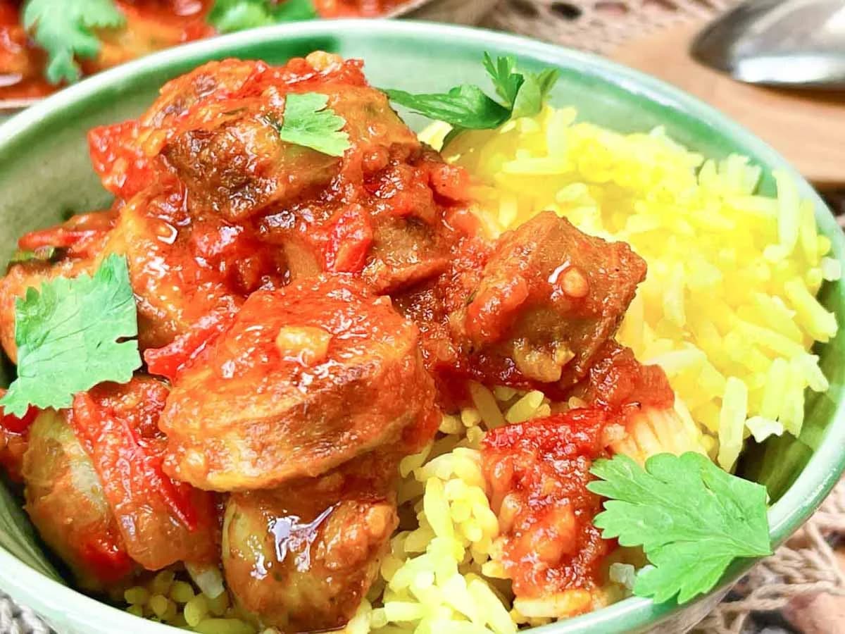 Rougail Saucisse et son riz safrané